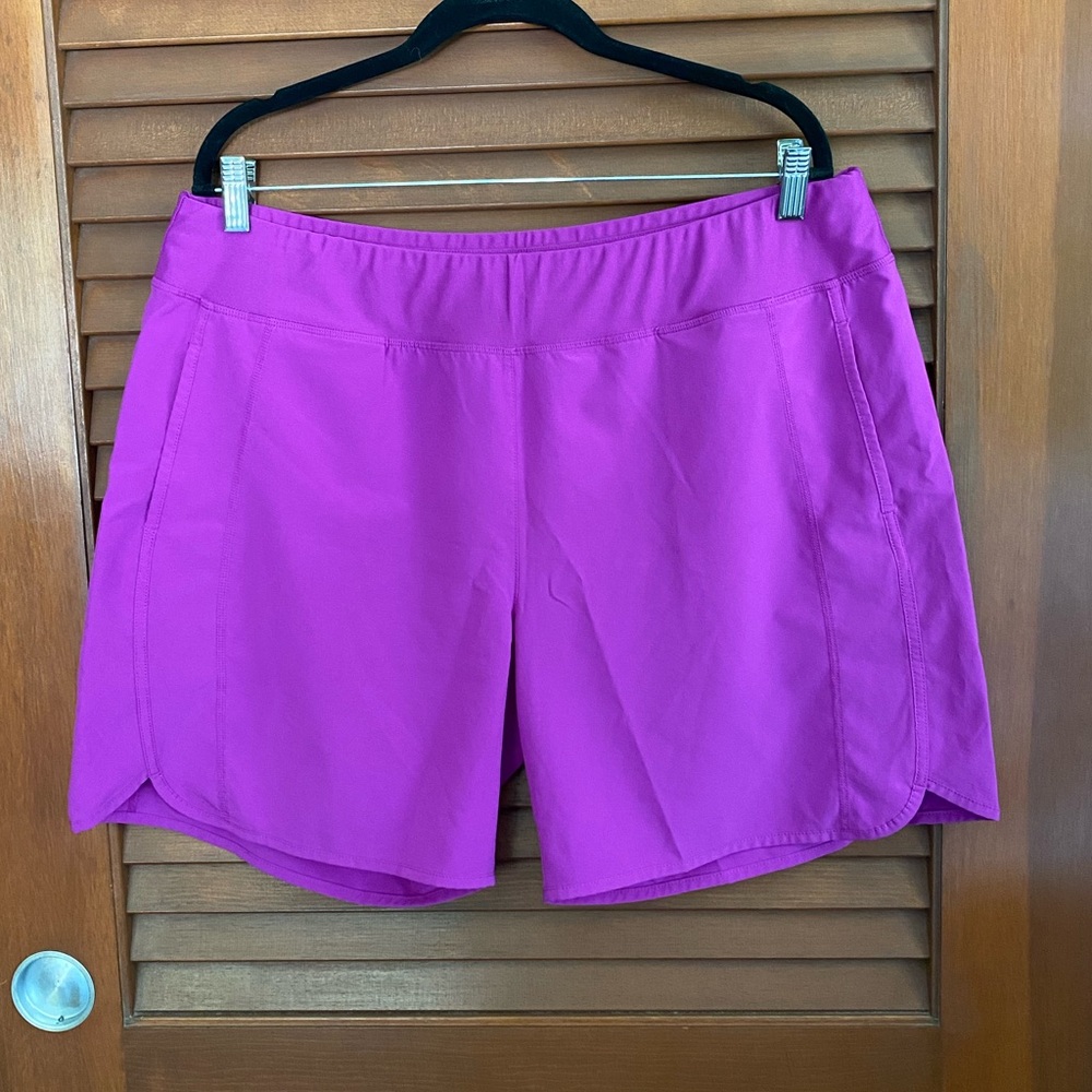 Title Nine Magenta Anti-Run Shorts XL